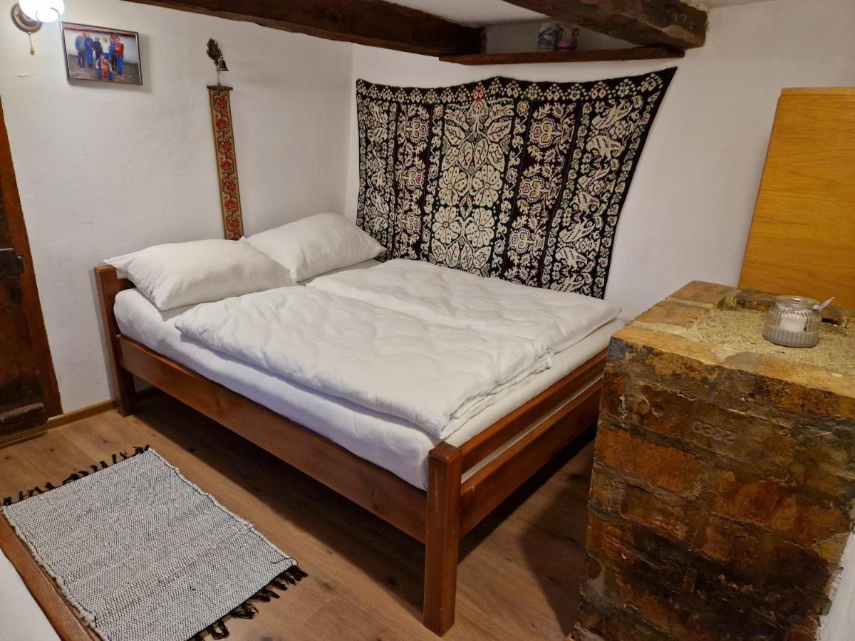 La Salasul Fermecat In Cheile Carasului Iabalcea Buitenkant foto
