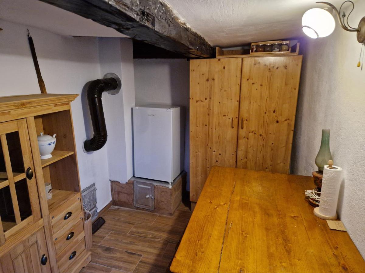 La Salasul Fermecat In Cheile Carasului Iabalcea Buitenkant foto