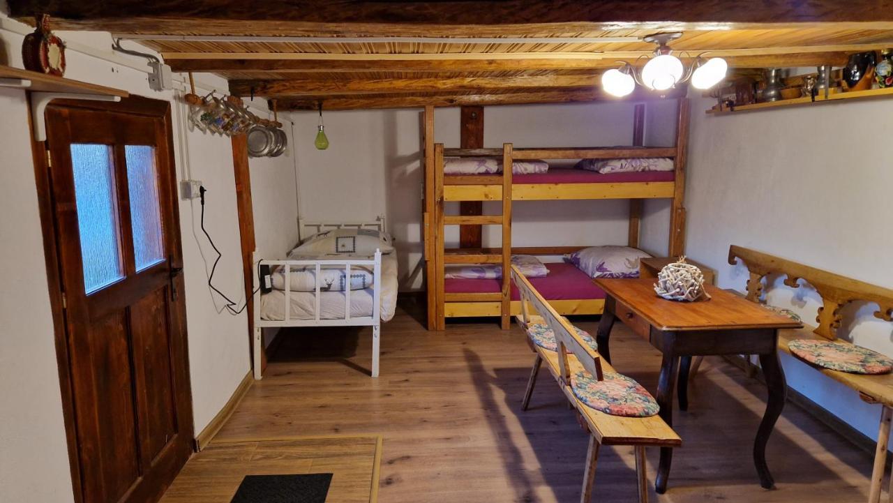 La Salasul Fermecat In Cheile Carasului Iabalcea Buitenkant foto