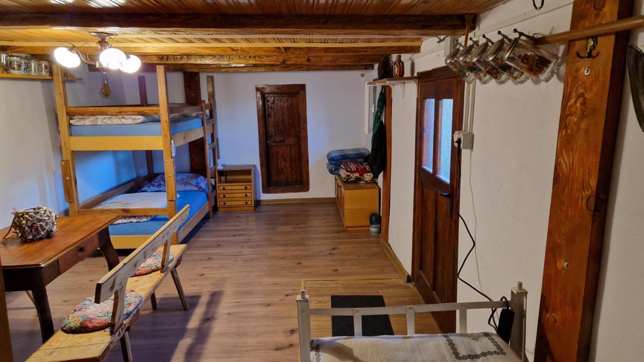 La Salasul Fermecat In Cheile Carasului Iabalcea Buitenkant foto